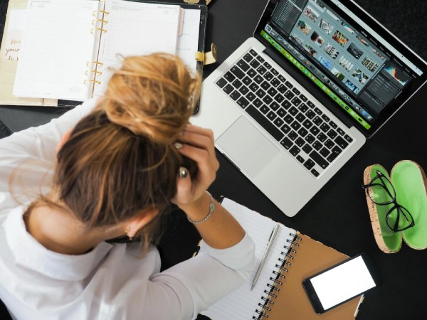 Ngủ mơ thấy đi làm và những điềm báo không ngờ
