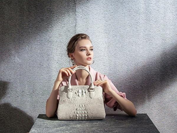 Giải mã giấc mơ thấy túi xách theo góc nhìn tâm lý học