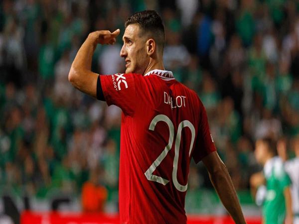 Hậu vệ cánh phải của MU